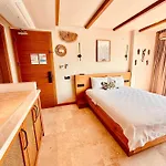 Hotel The Five - Adults Only